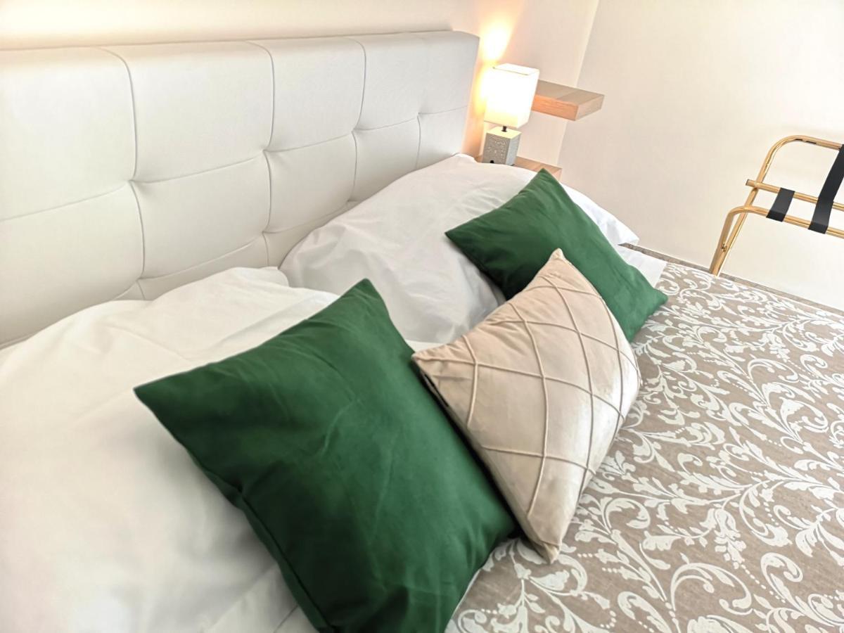 So Fine - Apulian Flats Appartement Bari Buitenkant foto